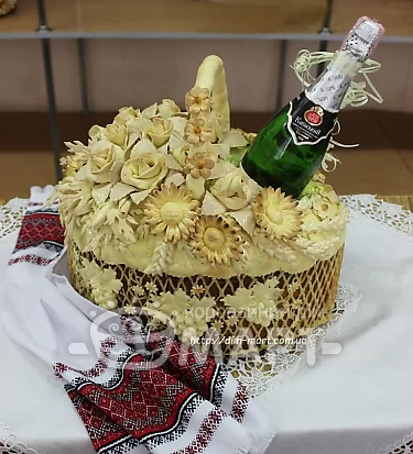Короваї з тістовим оздобленням - Корзинка побажань Кт14